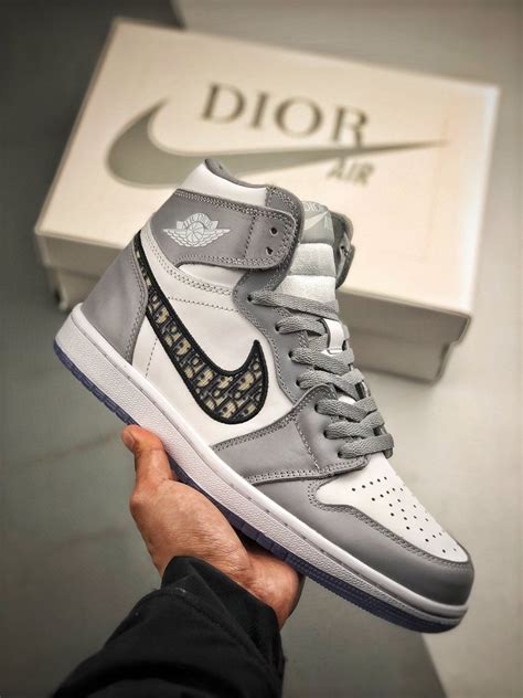 nike for dior prezzo